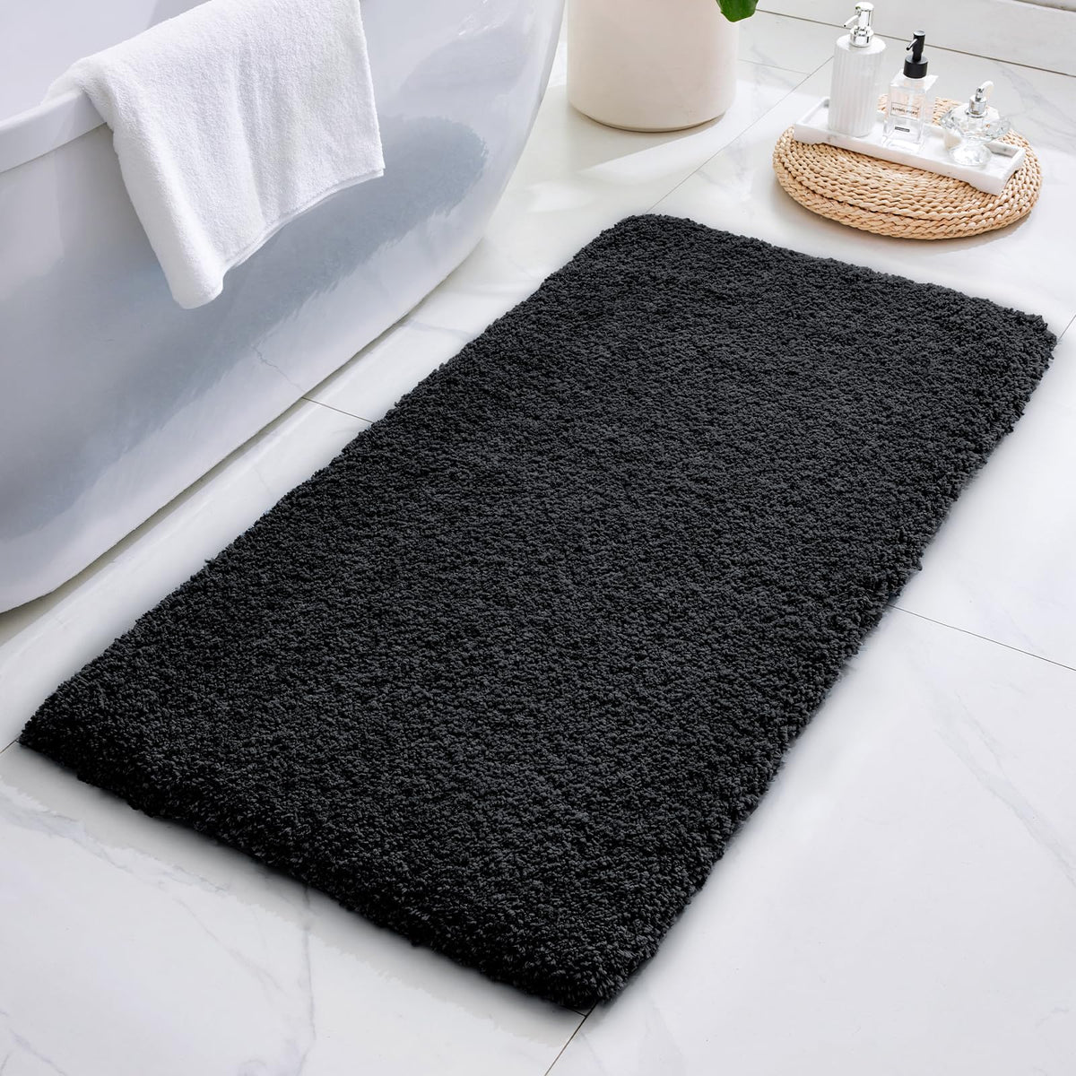 ILANGO Bathroom Rugs 24" × 17", Extra Soft Absorbent Microfiber Bath Rugs